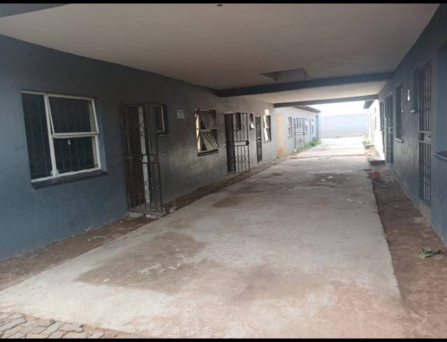 13 BEDROOM HOUSE FOR SALE IN TEMBISA